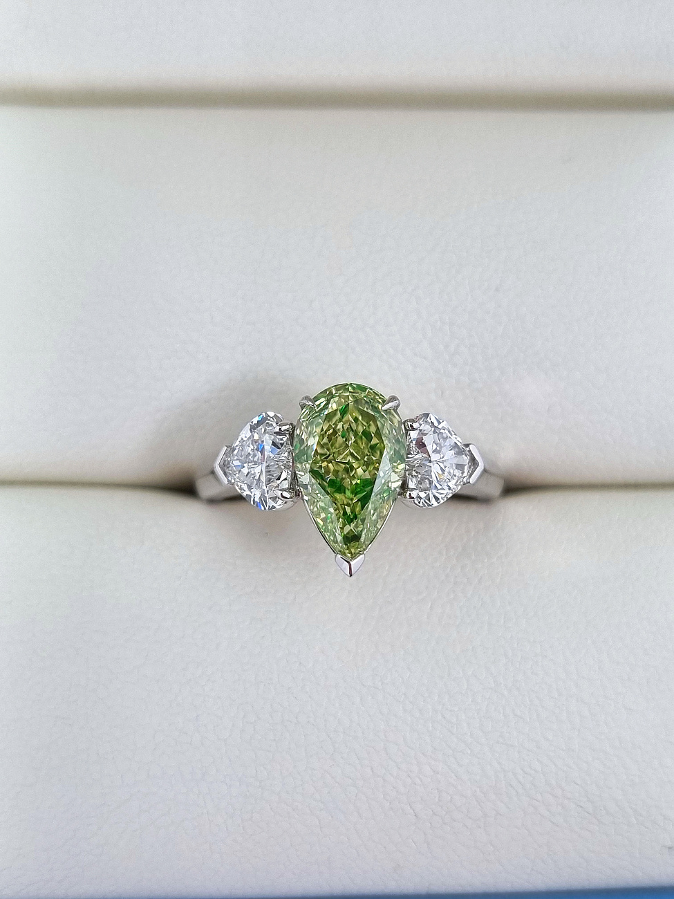 Украшение NO NAME  Кольцо С Бриллиантом 2,10 Ct. Fbgy/Vs1   