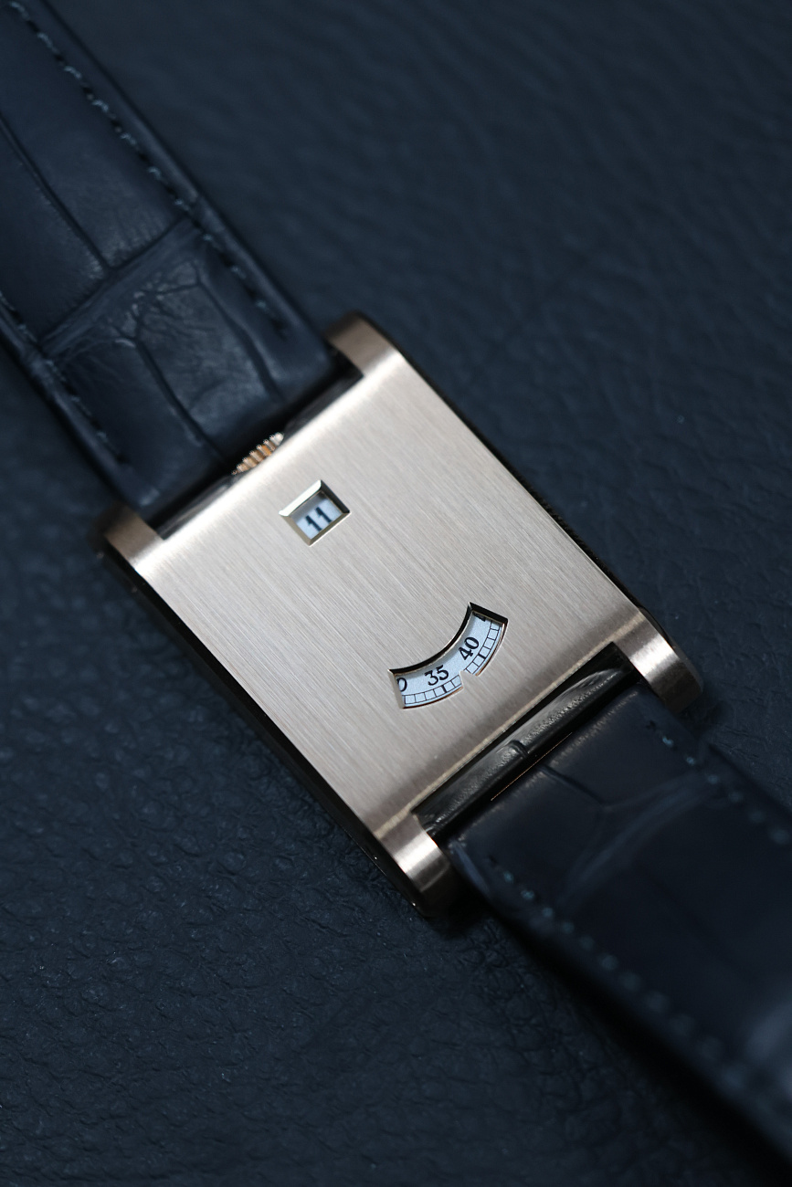 Часы   Tank a Guichets Rose Gold  WGTA0235