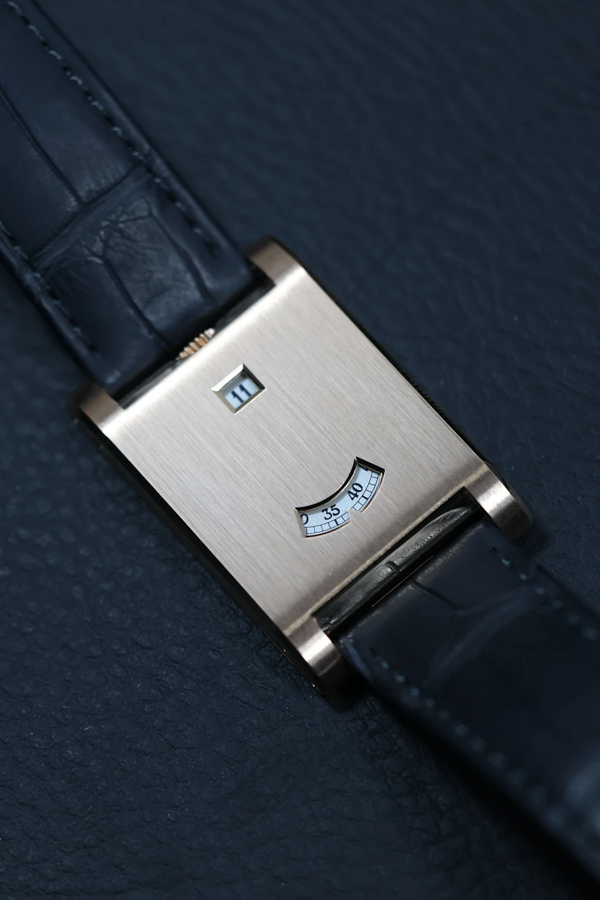 Часы Cartier  Tank a Guichets Rose Gold  WGTA0235