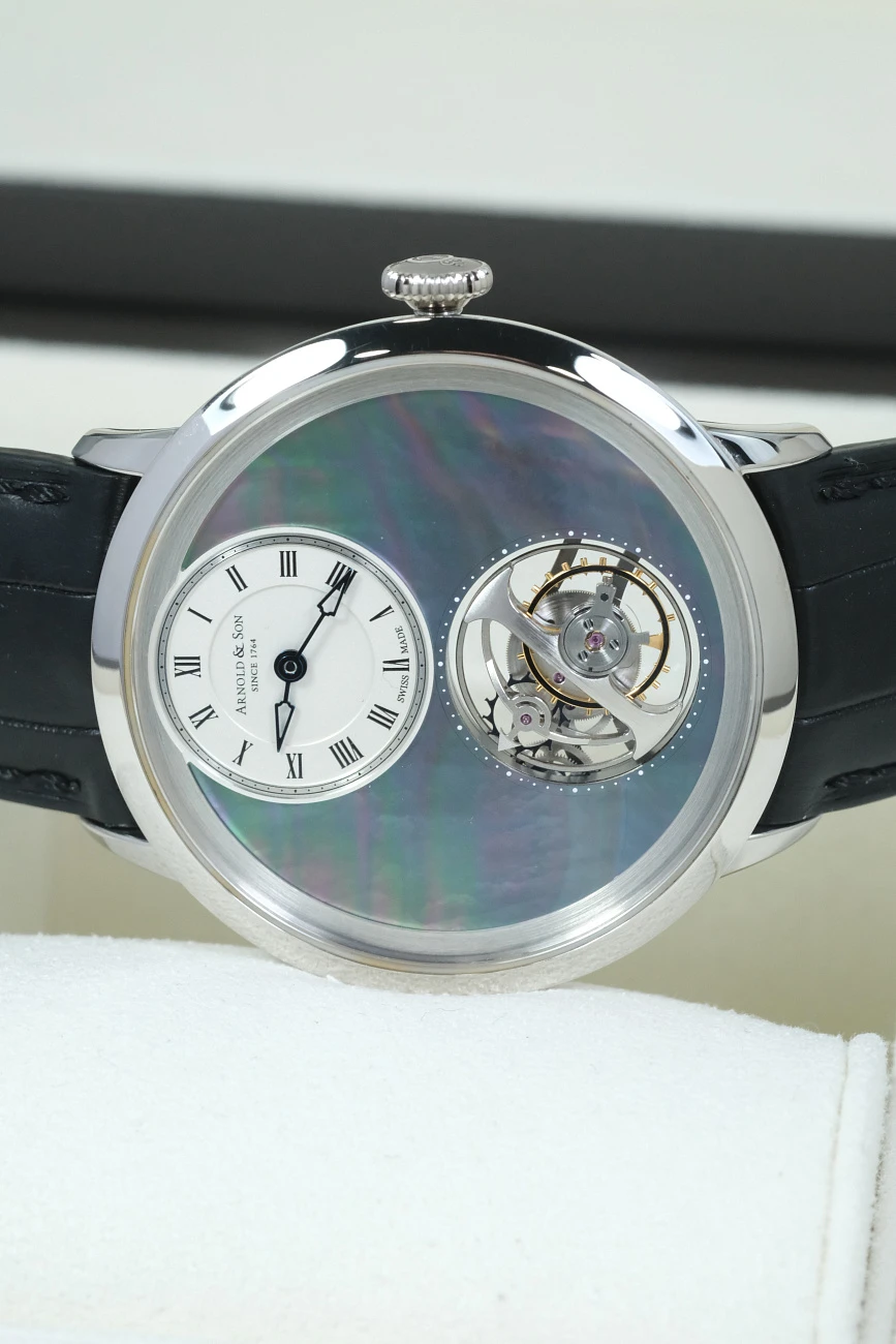Часы Arnold &amp; Son  Utte Mother Of Pearl Limited Edition  1UTAG.M02A.C121G 