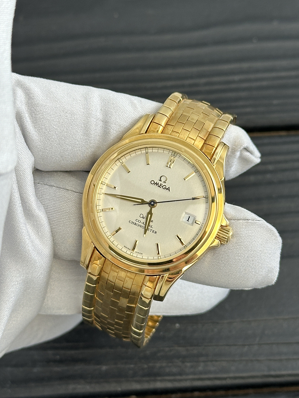 Часы Omega  De Ville Chronometer Yellow Gold  41313100
