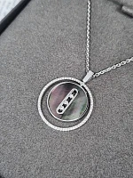 Украшение Messika  Grey Mother-Of-Pearl Lucky Move Mm  Lucky Move diamond and grey mother-of-pearl necklace 10837-WG 