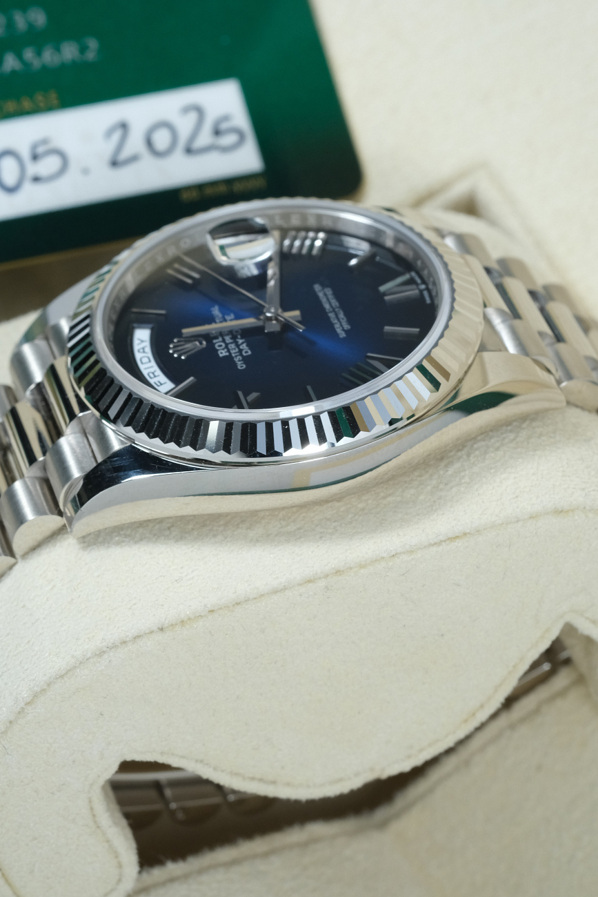 Часы Rolex  Day-Date 40Mm Blue Ombre Dial  228239