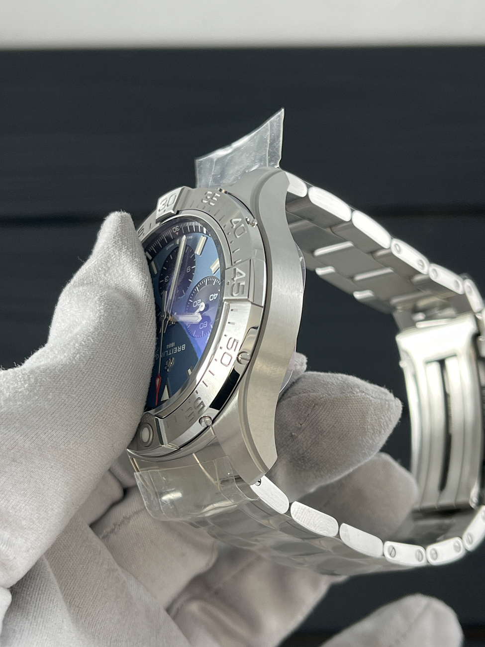 Часы Breitling  Avenger B01 Chronograph 44Mm  AB0147101C1A1