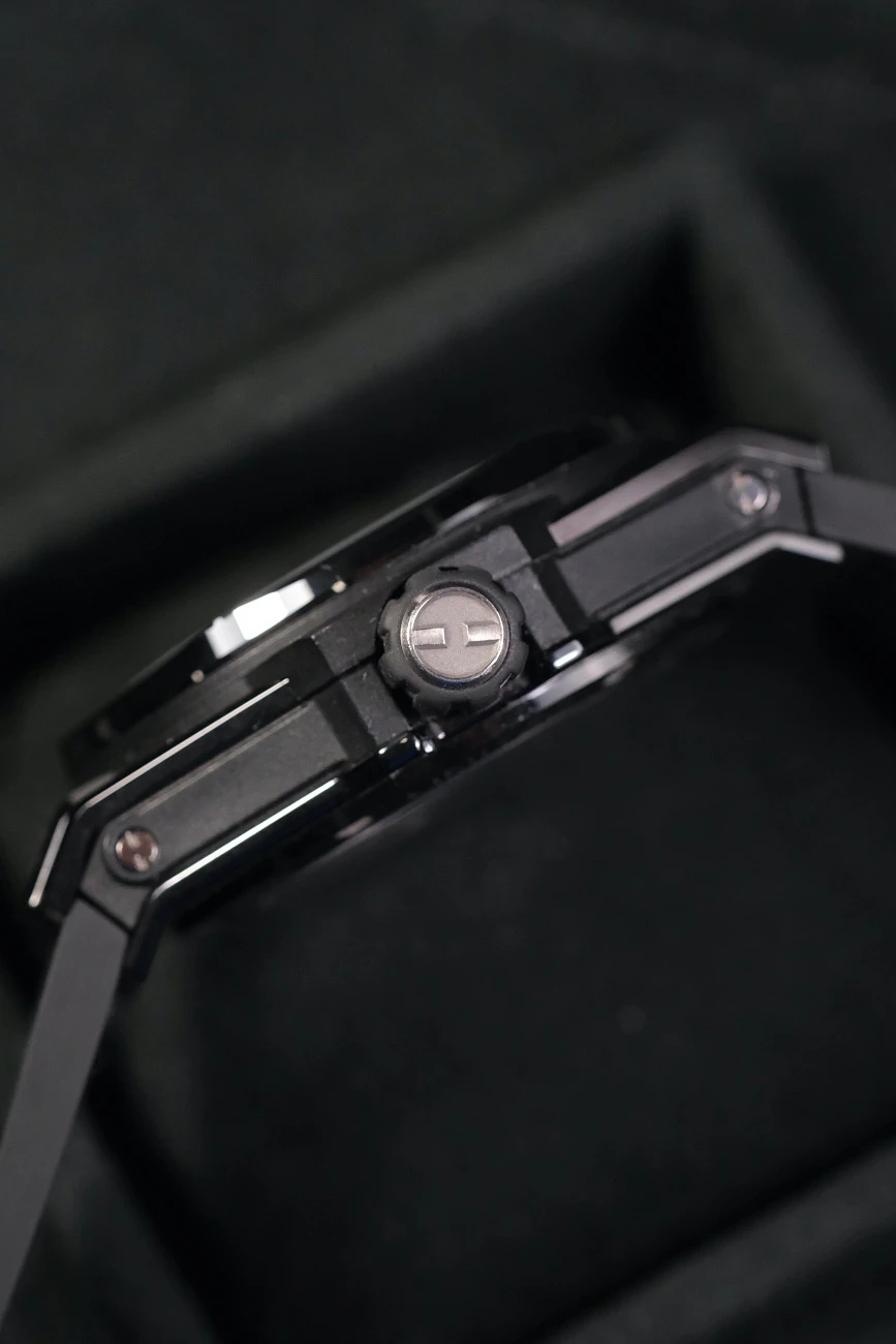 Часы Hublot  Big Bang Unico Sang Bleu Black Magic  415.CX.1112.VR.MXM18 