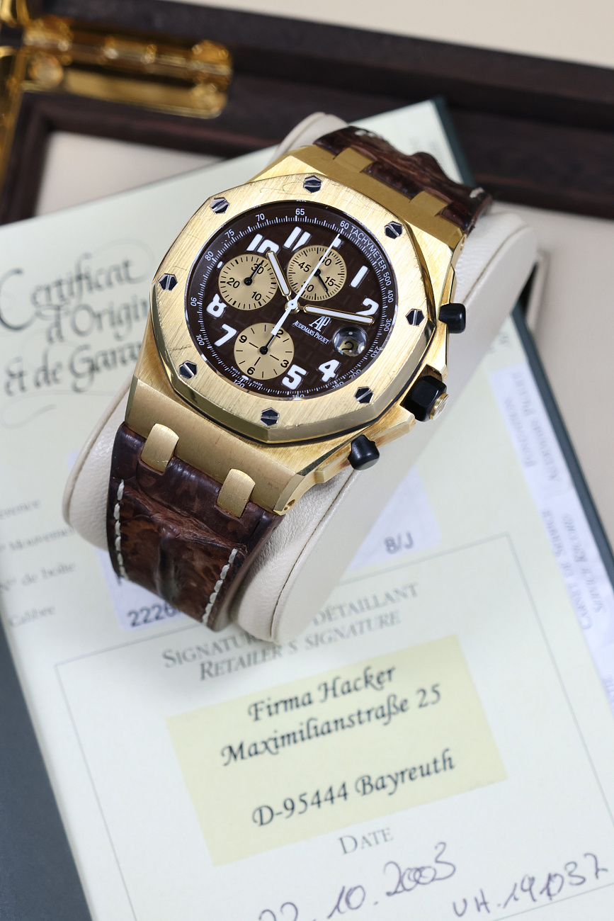 Часы Audemars Piguet  Royal Oak Offshore Arnold Schwarzenegger   26007BA.OO.D088CR.01