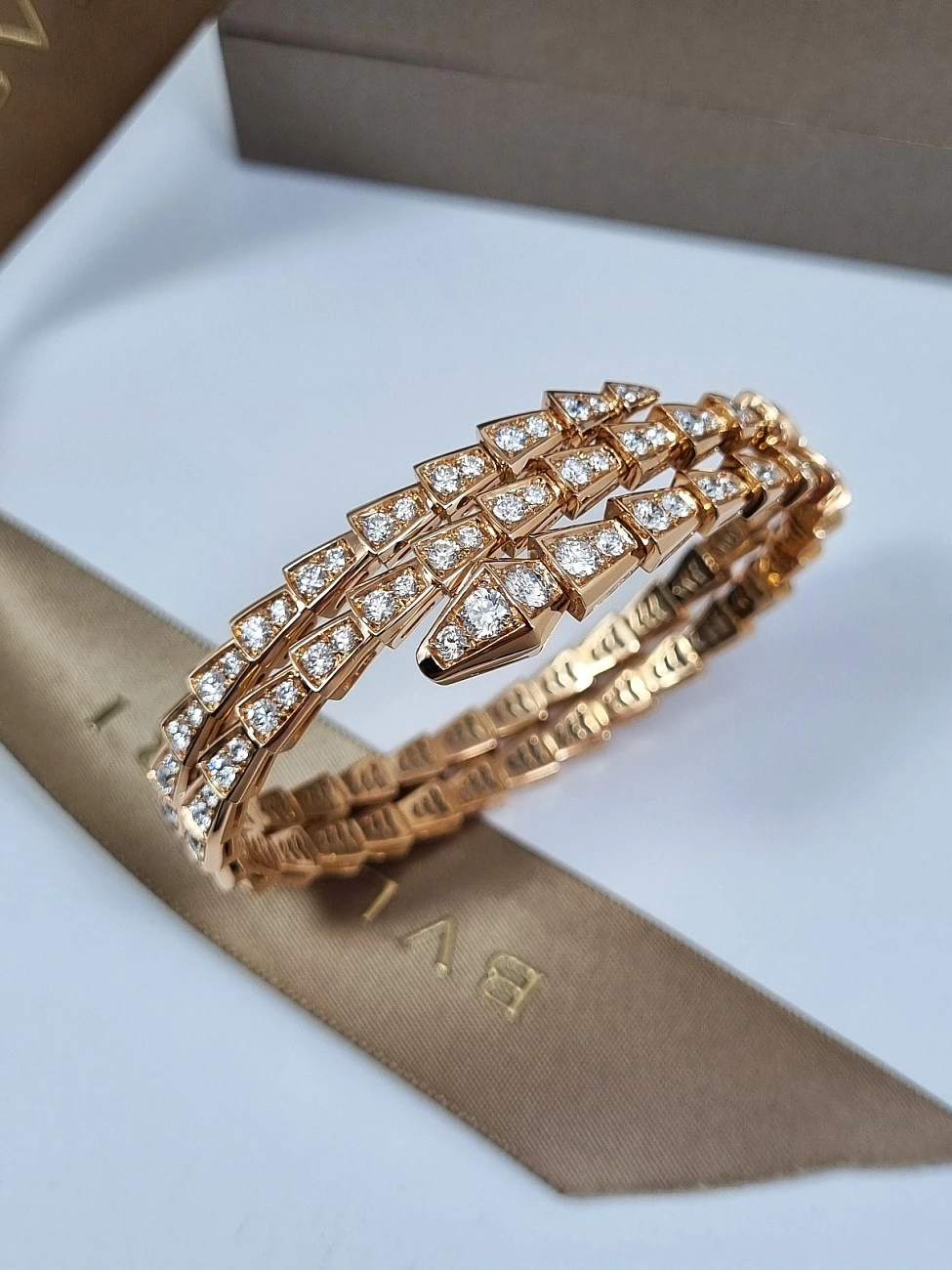 Украшение Bvlgari  Serpenti Viper Two-Coil Bracelet  357271 