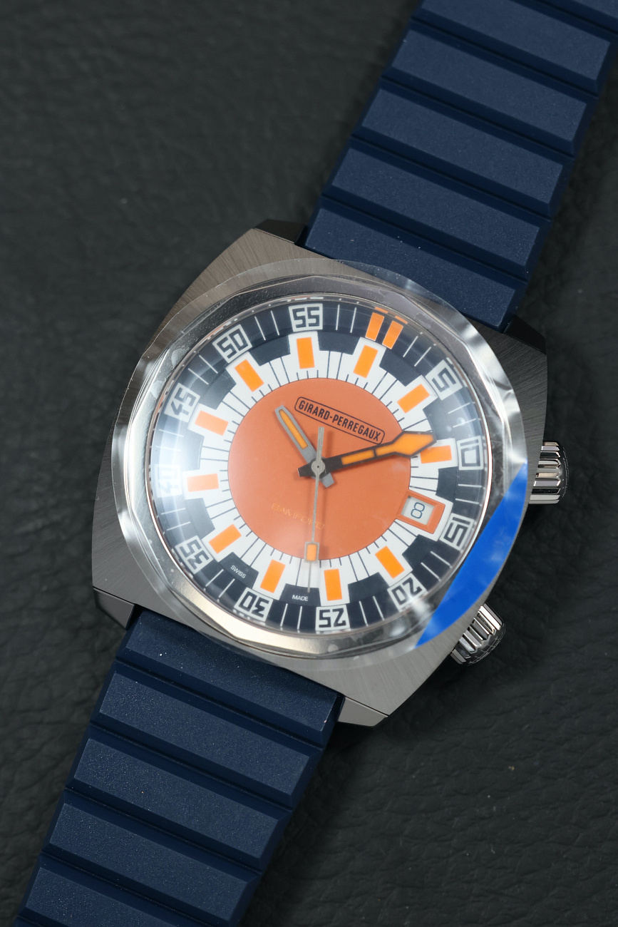 Часы Girard-Perregaux   DEEP DIVER  39500-21-3266-6CX