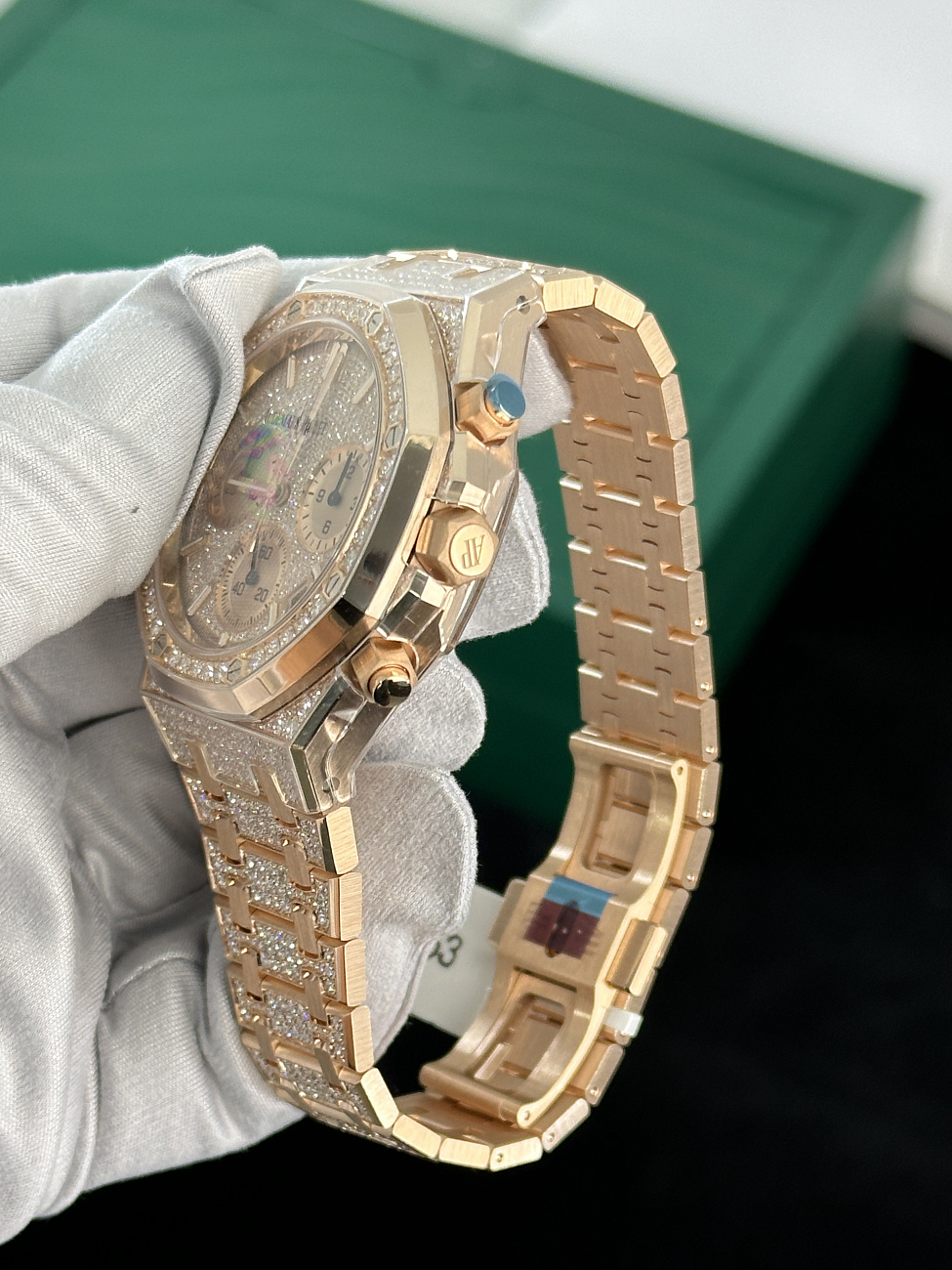 Часы Audemars Piguet  Royal Oak Chronograph 41Mm Full Pave Diamonds  26242OR.ZZ.1322OR.02