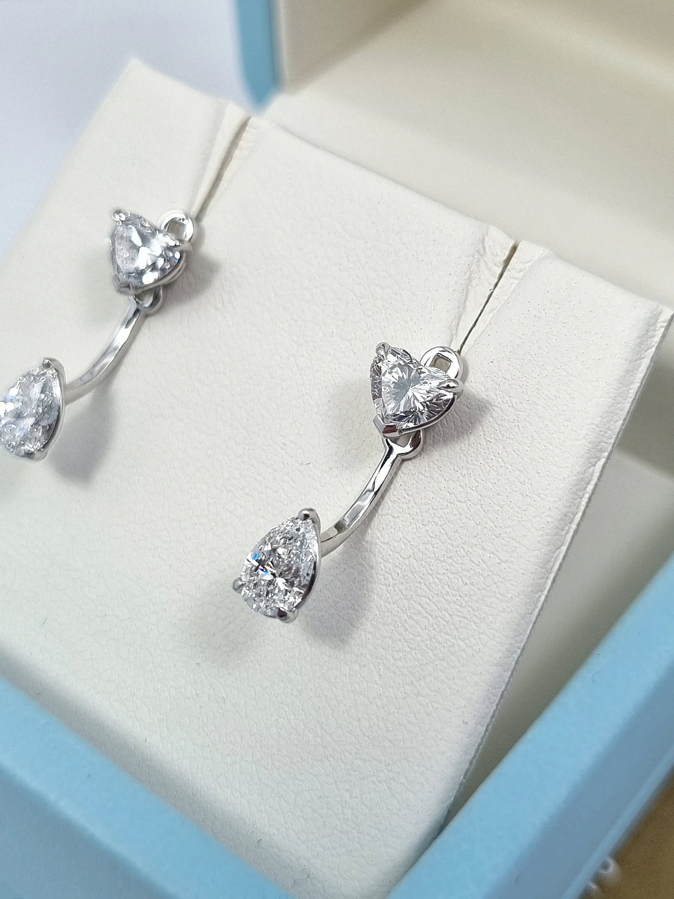 Украшение GIA  Серьги с бриллиантами 0,57/0,58 ct. X 0,50/0,51 ct.   