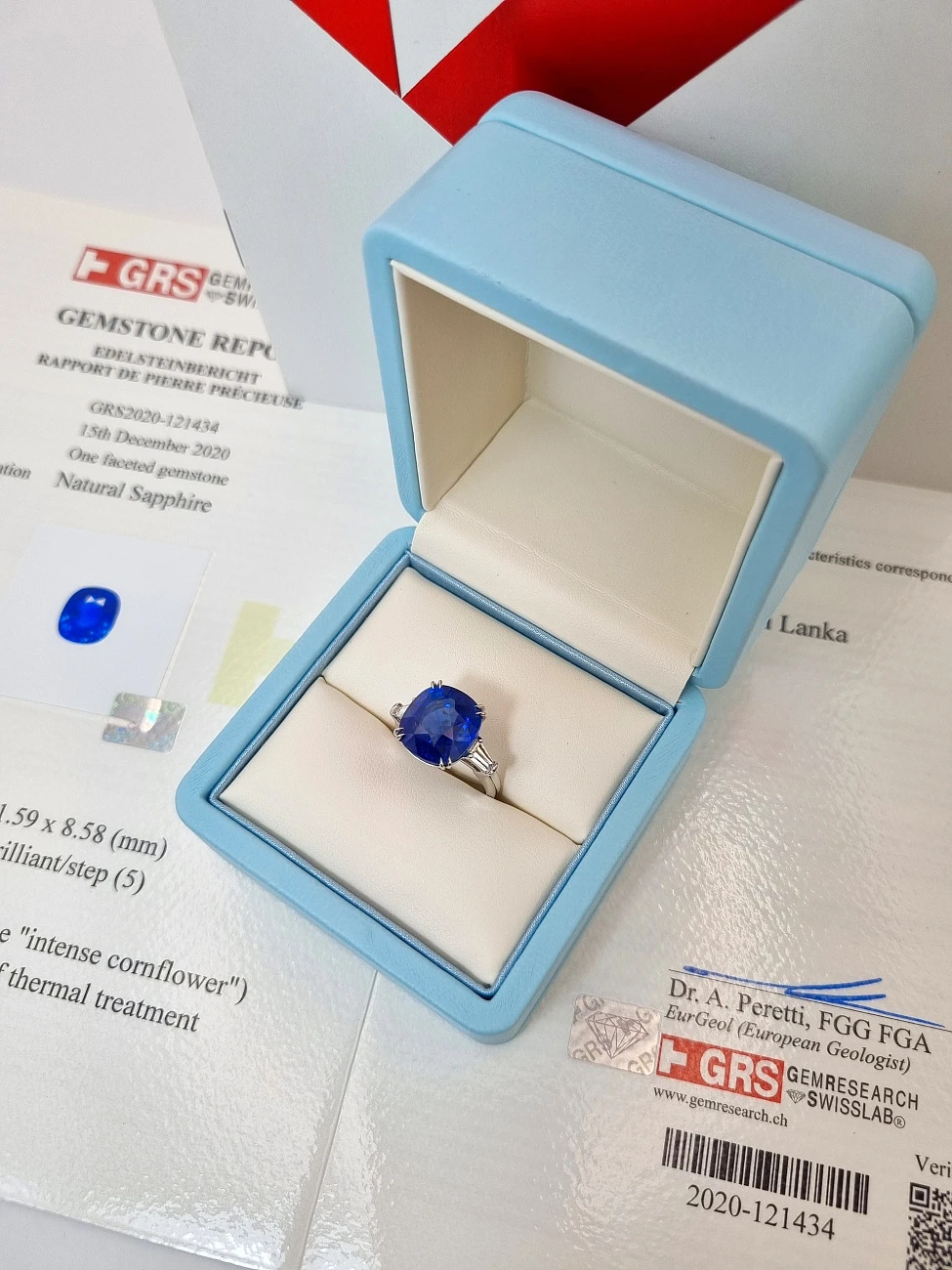 Украшение GRS GemResearch Swisslab  Кольцо с сапфиром 11,86 ct. "Intense Cornflower"   