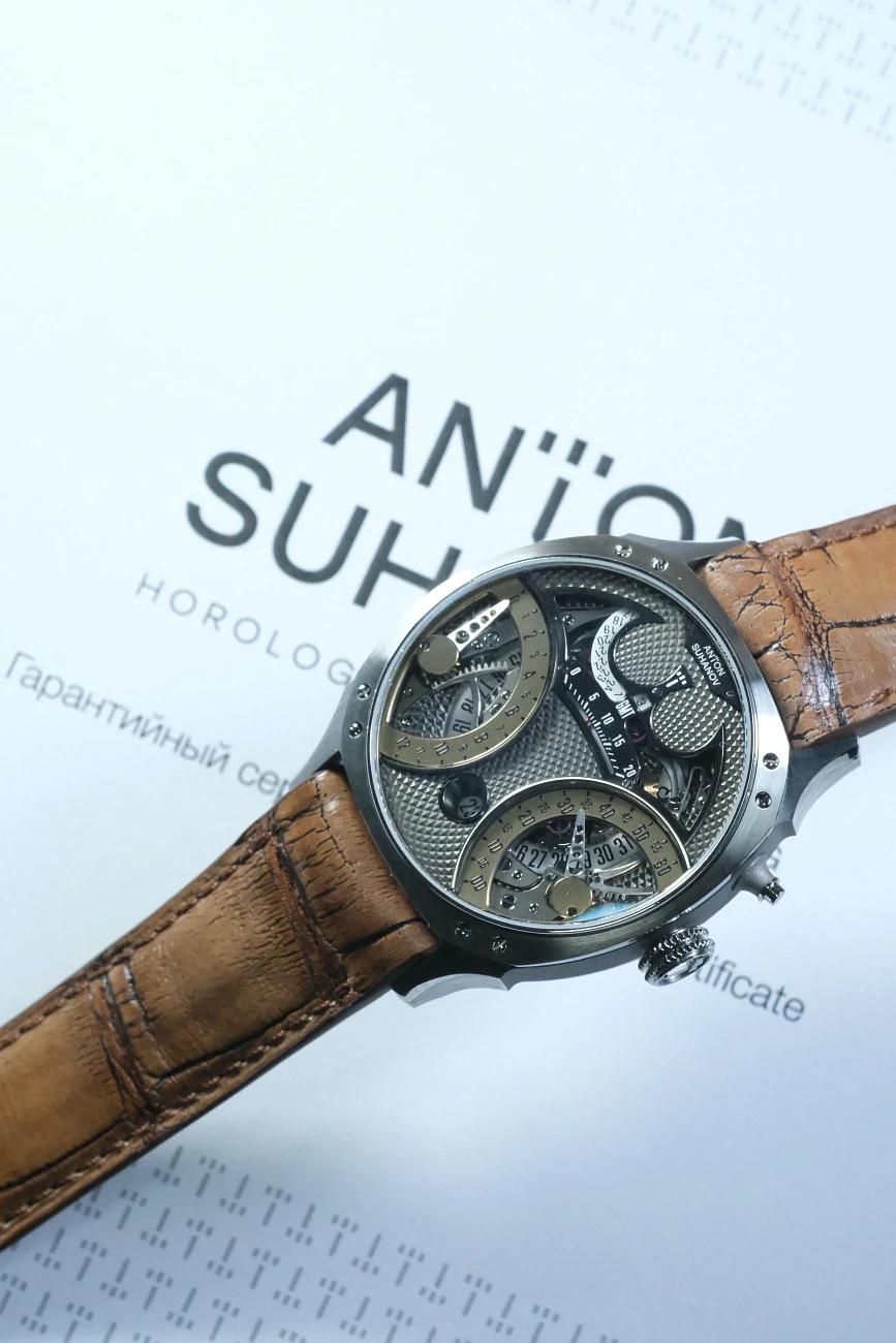 Часы Anton Suhanov (Антон Суханов)  Racer Retro Limited Edition 39Mm Gmt  Racer Retro
