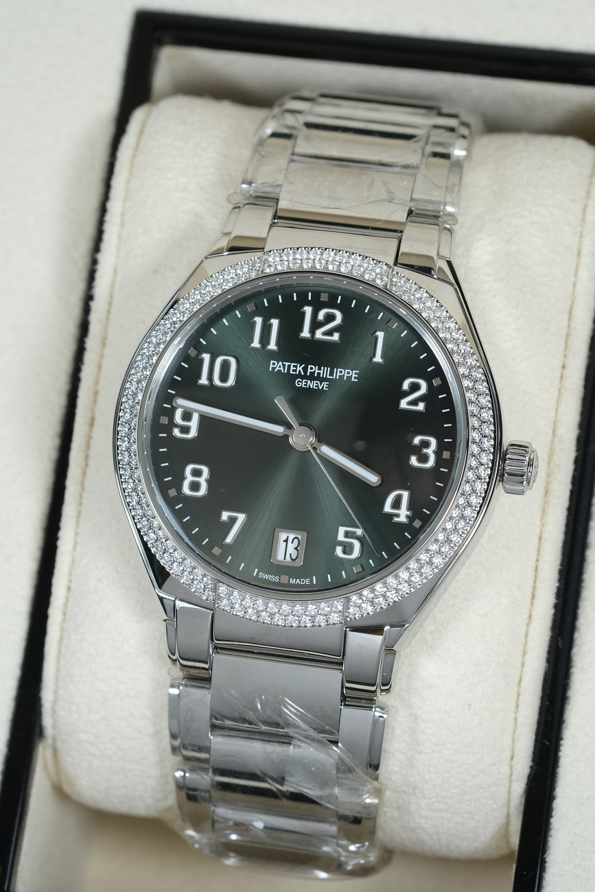 Часы Patek Philippe  Twenty~4 Automatic  7300/1200A-011