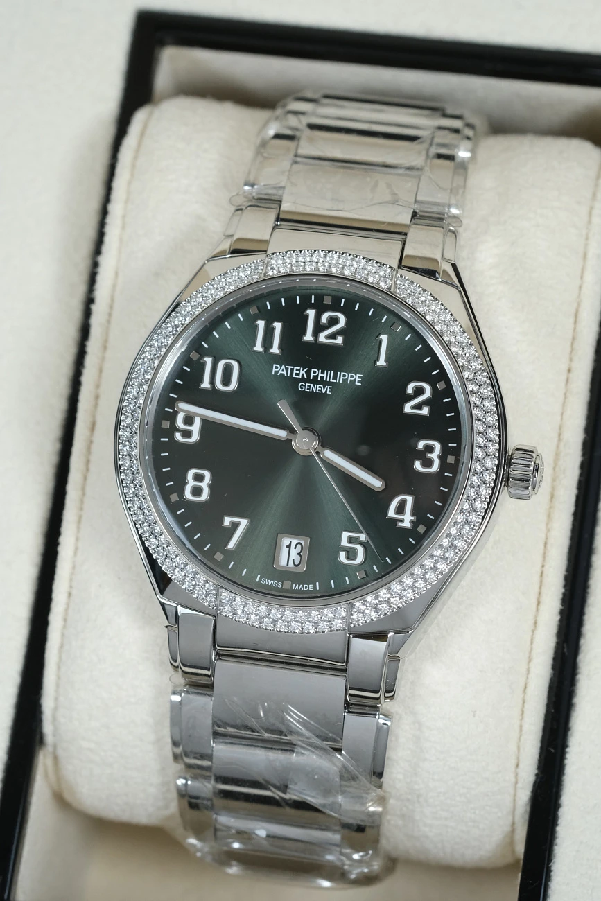 Часы Patek Philippe  Twenty~4 Automatic  7300/1200A-011