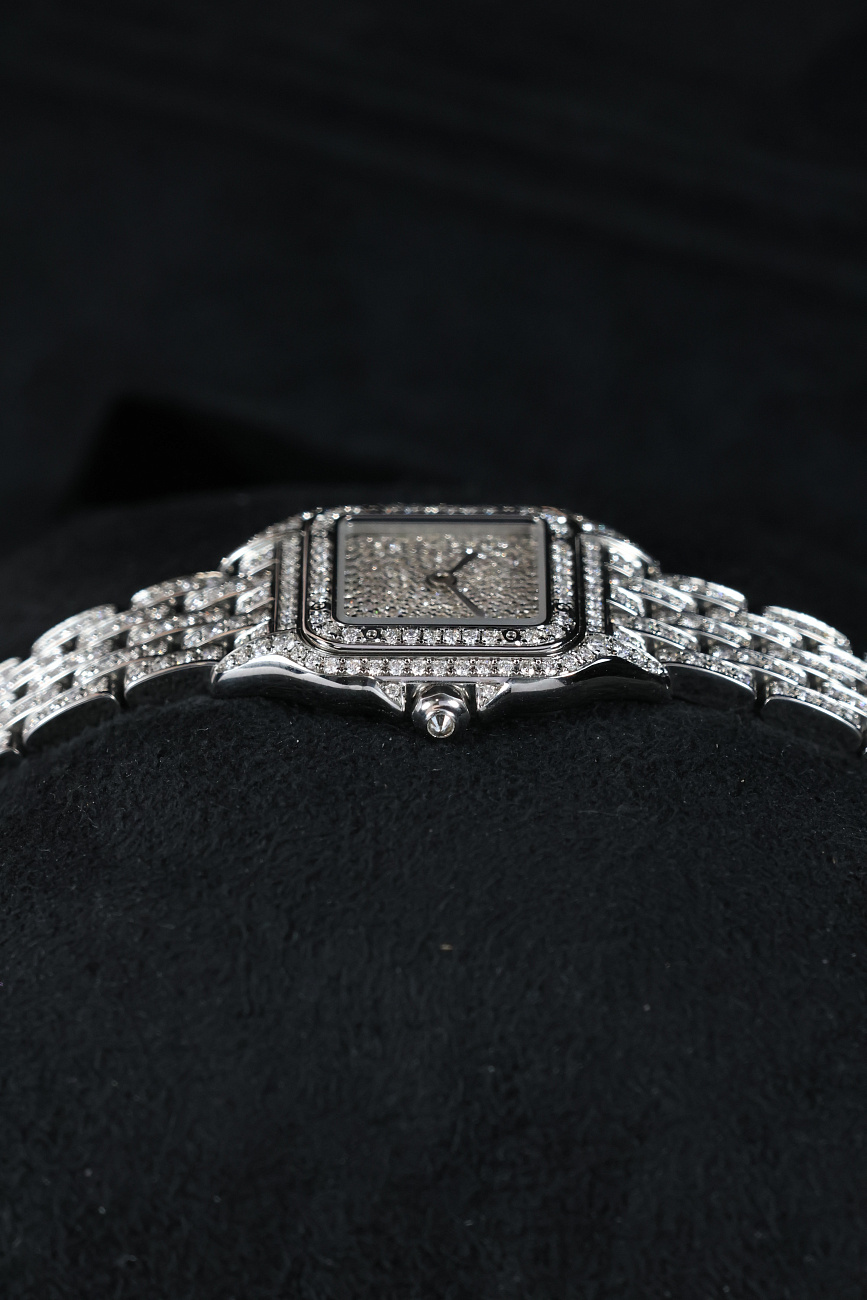 Часы Cartier  Small Panthere De Cartier Custom Diamonds Full Pave  HPI01801 FIX