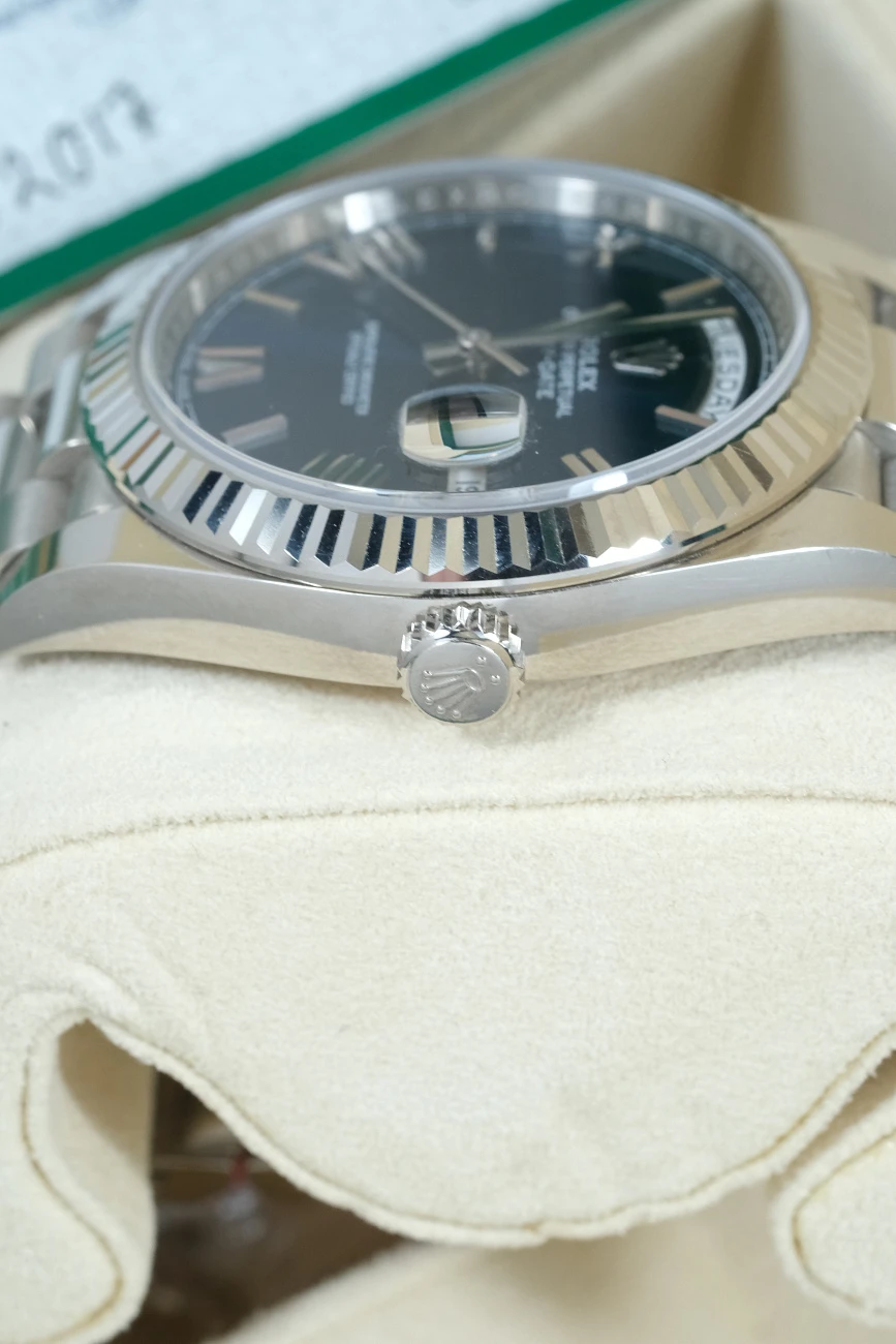 Часы Rolex  Oyster Perpetual Day-Date 40Mm White Gold Blue Dial  228239