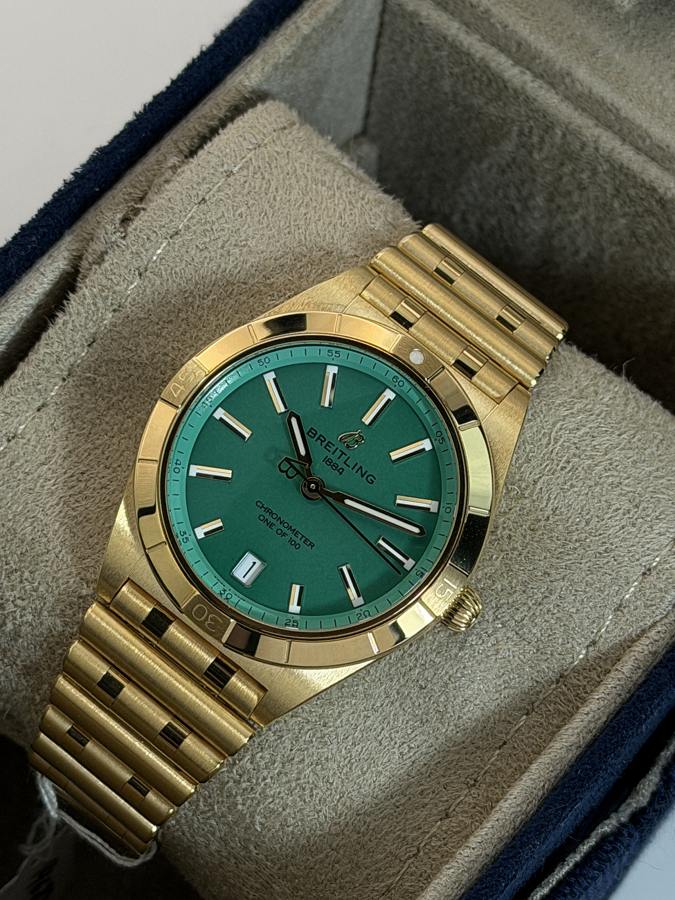 Часы Breitling  Chronomat Automatic 36 Victoria Beckham  K103801A1L1K1