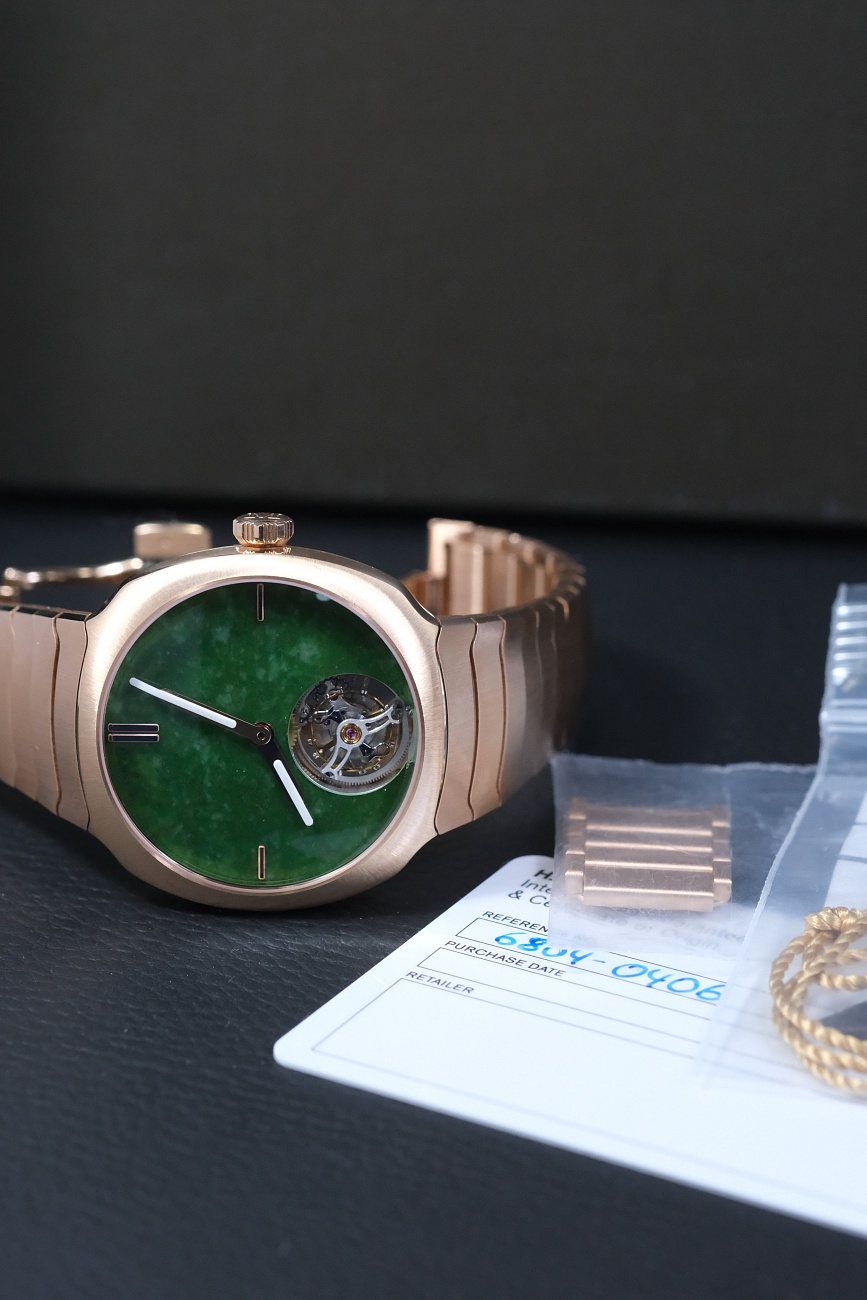 Часы H. Moser & Cie  Streamliner Tourbillon Wyoming Jade  6804-0406