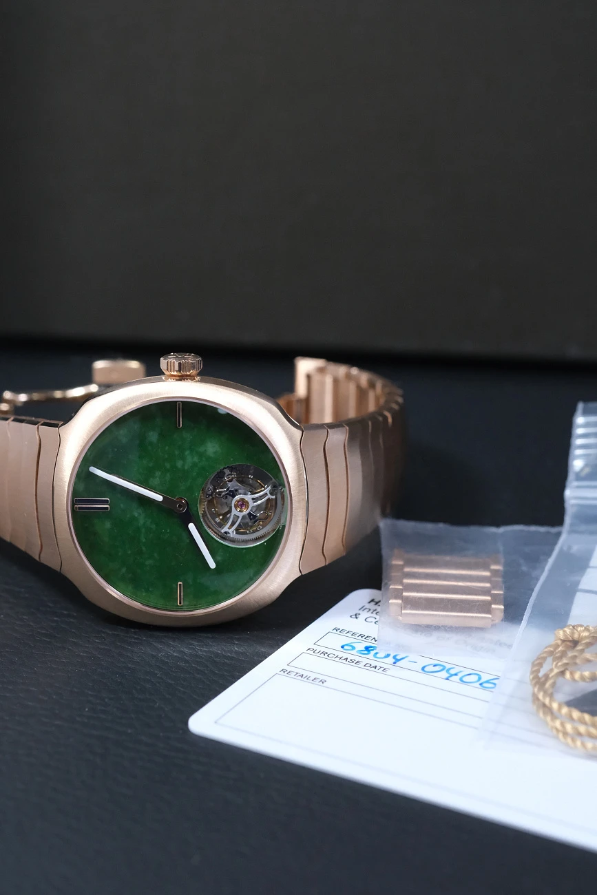 Часы H. Moser &amp; Cie  Streamliner Tourbillon Wyoming Jade  6804-0406
