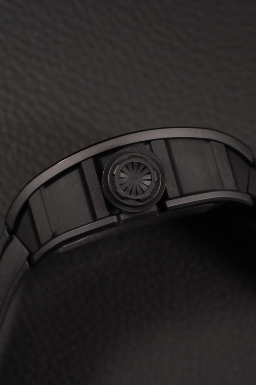 Часы Richard Mille  52-01 'Skull' Black Ceramic Limited Edition Of 30  RM 52-01