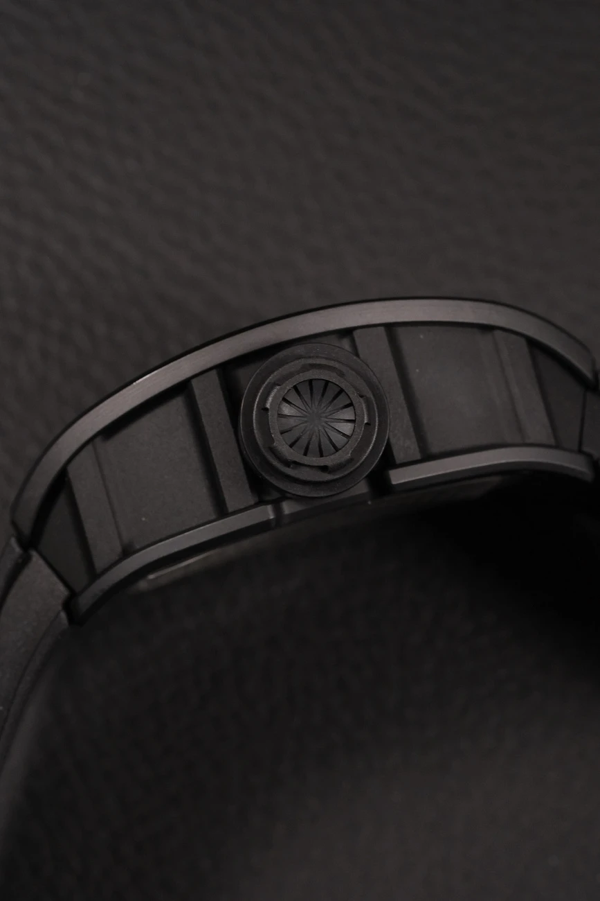 Часы Richard Mille  52-01 'Skull' Black Ceramic Limited Edition Of 30  RM 52-01