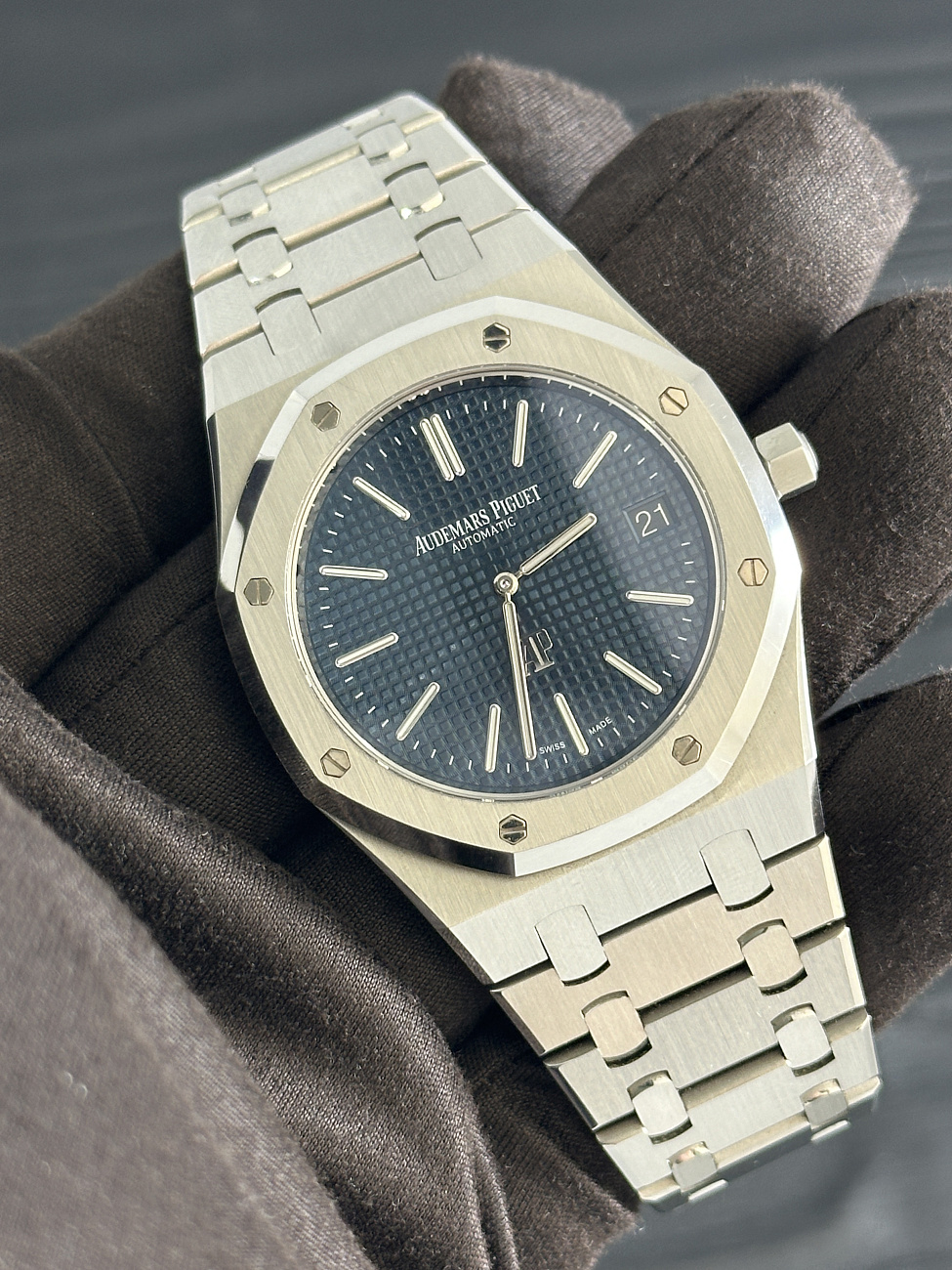 Часы Audemars Piguet  Royal Oak Jumbo 39 Mm Blue  15202ST.OO.1240ST.01