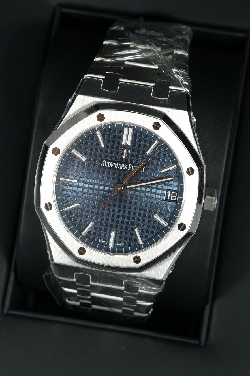 Часы Audemars Piguet  Royal Oak Selfwinding Blue 41 Mm  15500ST.OO.1220ST.01