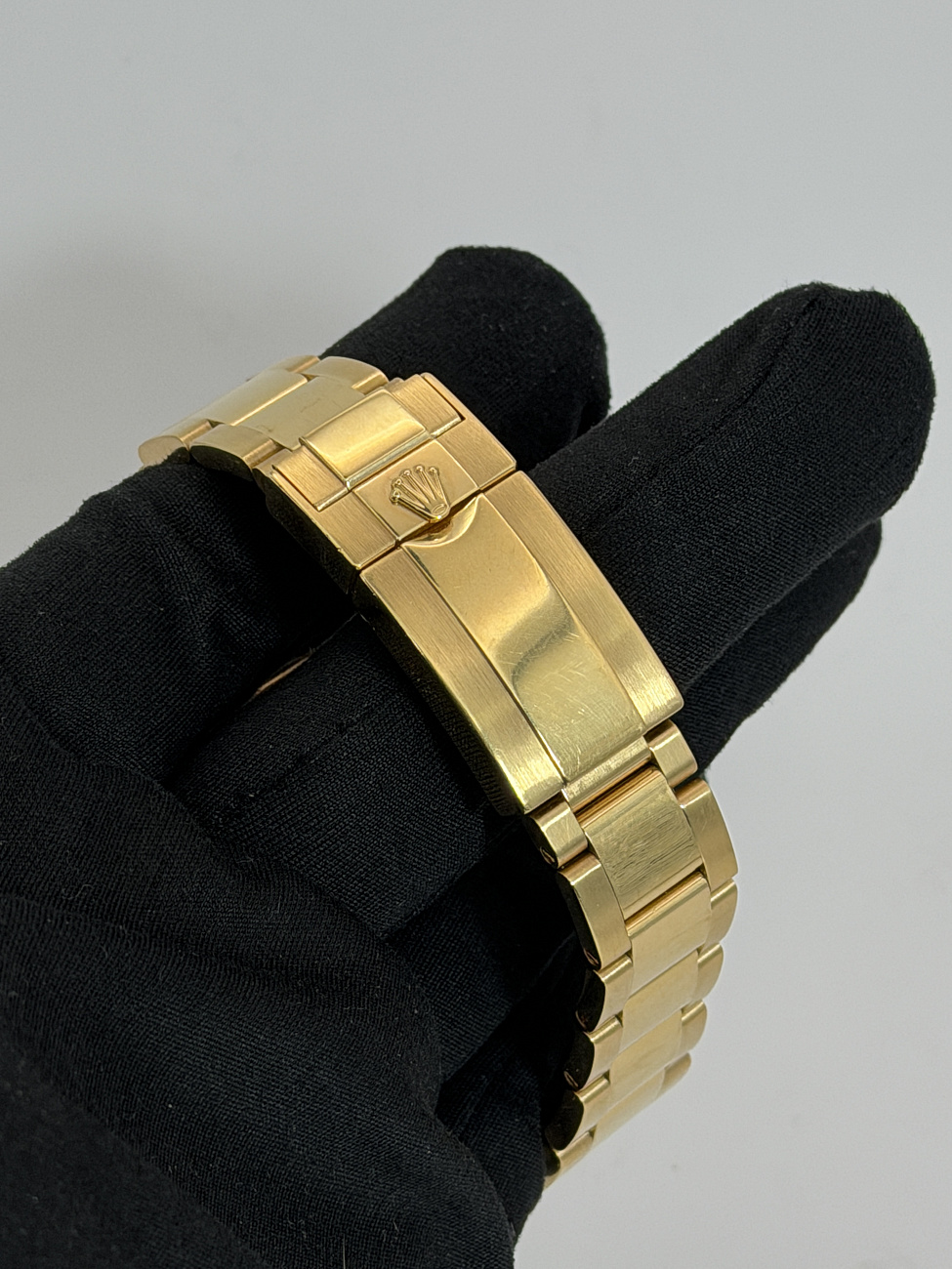 Часы Rolex  Cosmograph Daytona 40Mm Yellow Gold  116508