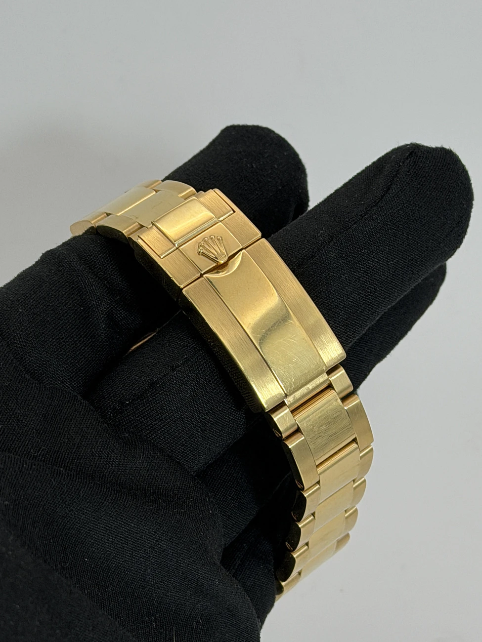 Часы Rolex  Cosmograph Daytona 40Mm Yellow Gold  116508