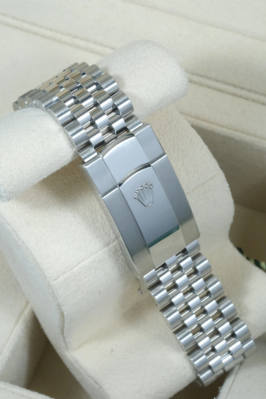 Часы Rolex  Datejust 36mm Steel &amp; White Gold Blue Motif Dial Discontinued  126234