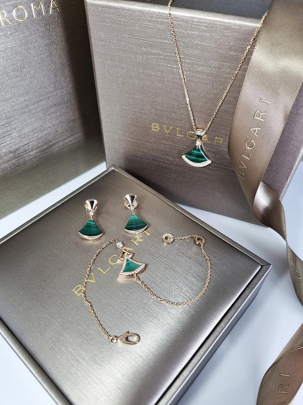 Украшение Bvlgari  Divas’ Dream Necklace 351143  351143 
