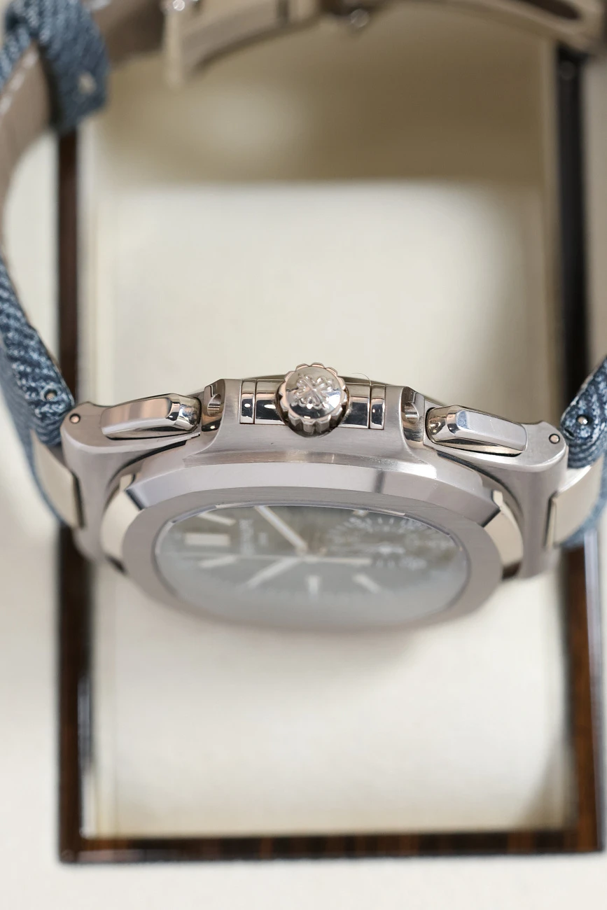 Часы Patek Philippe  Nautilus Chronograph White Gold   5980/60G-001
