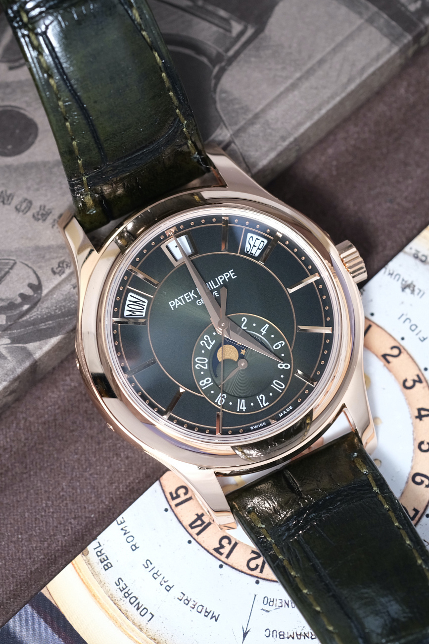 Часы Patek Philippe  Annual Calendar Rose Gold Olive Green  5205R-011