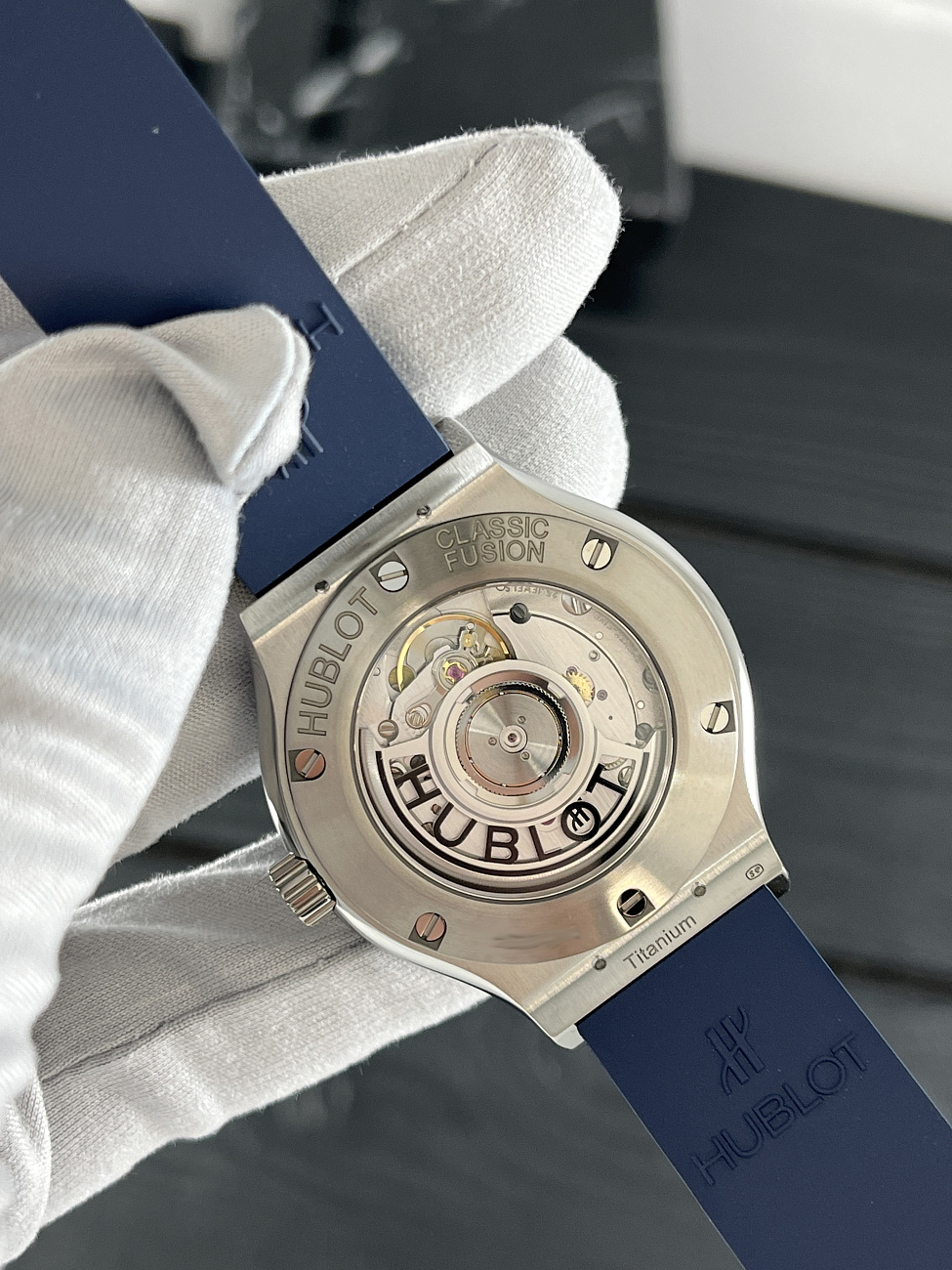 Часы Hublot  Classic Fusion Titanium Diamonds 38 Mm  565.NX.7170.RX.1204