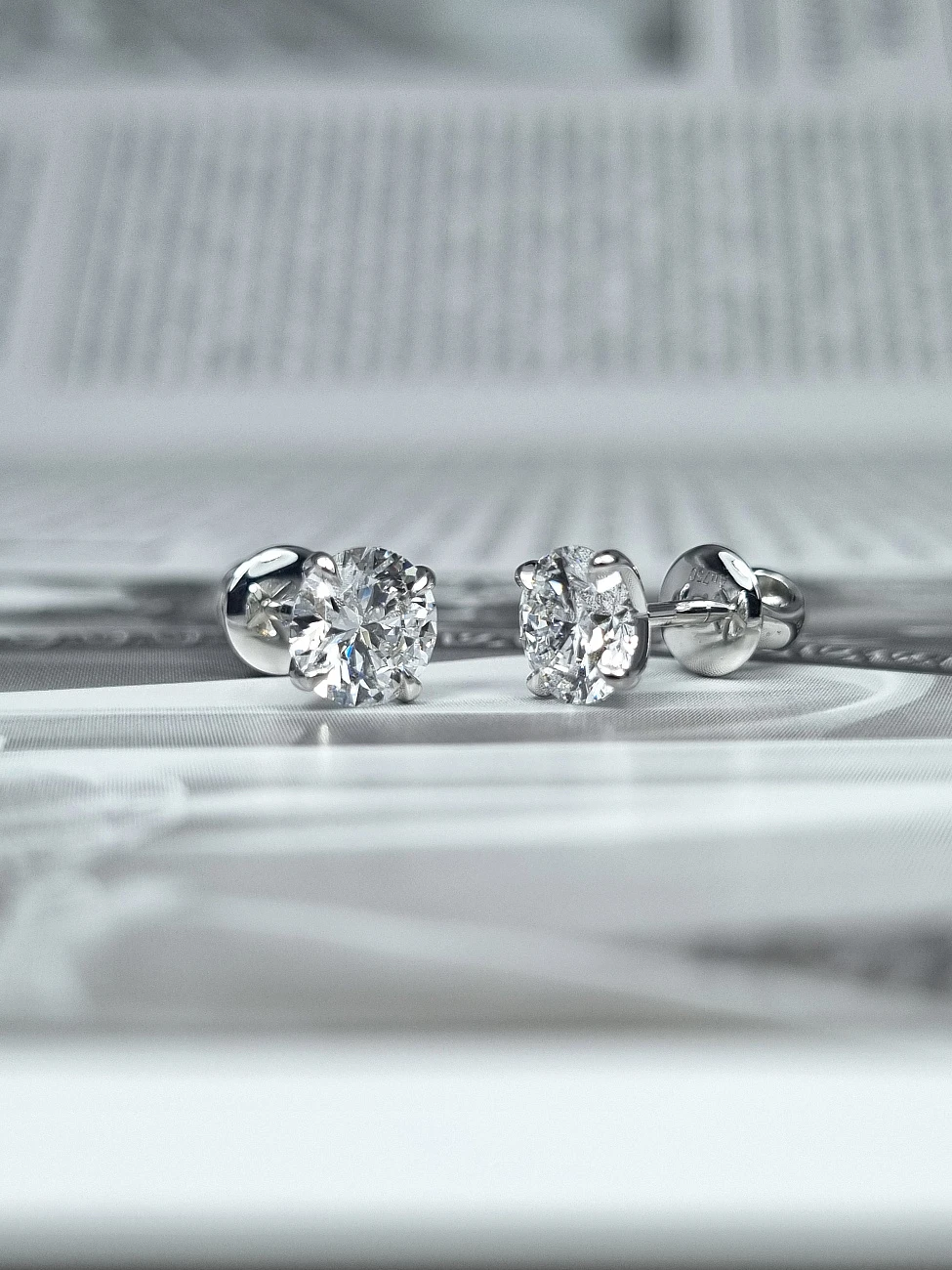 Украшение GIA  Серьги 1,01/1,02 ct. D/Si1 (3 excellent) Round Diamonds   