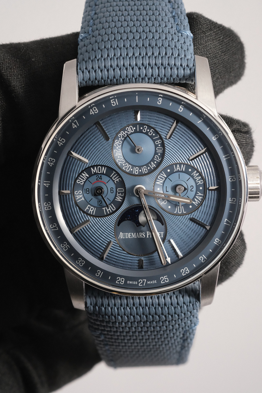 Часы Audemars Piguet  Code 11.59 Perpetual Calendar White Gold Smoke Blue Dial  26494BC.OO.D350KB.01