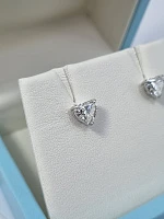 Украшение GIA  Серьги 0,90/0,90 ct. H/VVS2 (Heart Diamonds)   