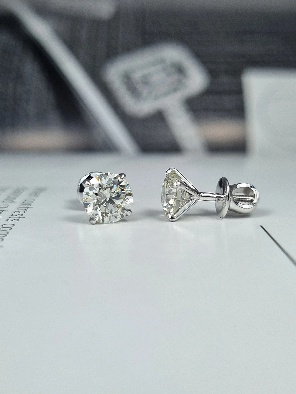 Украшение GIA  Серьги 1,52/1,52 ct. J/VS1 (3 Excellent) Round Diamonds   