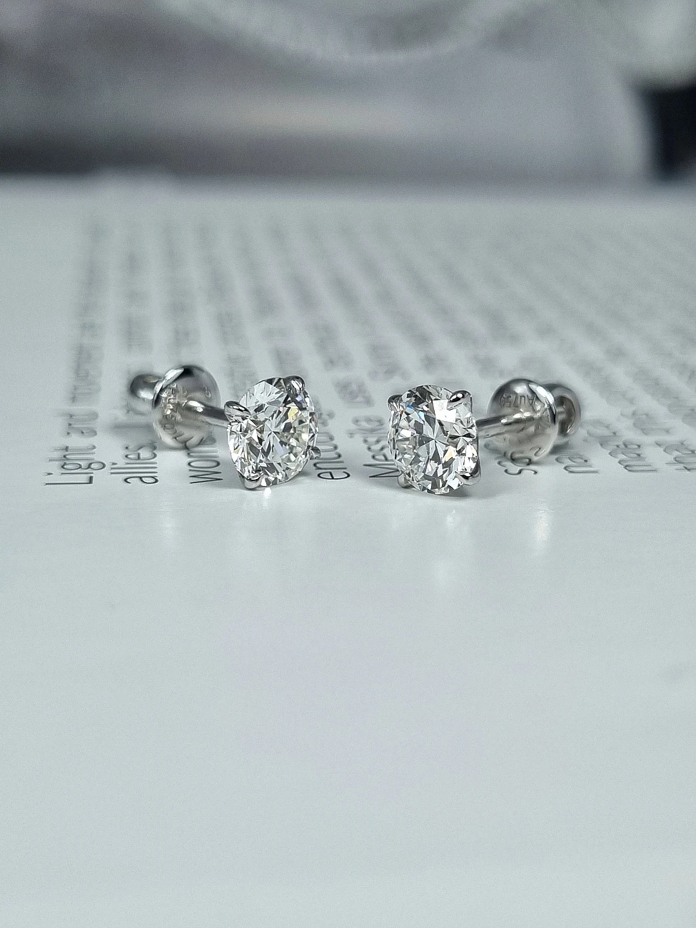 Украшение GIA  Серьги с бриллиантами 0,77/0,77 ct. G/VS1 (3 excellent) "Lucky Number"   