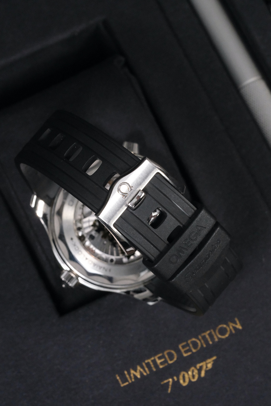 Часы Omega  Seamaster 300M James Bond Limited Edition  210.22.42.20.01.004