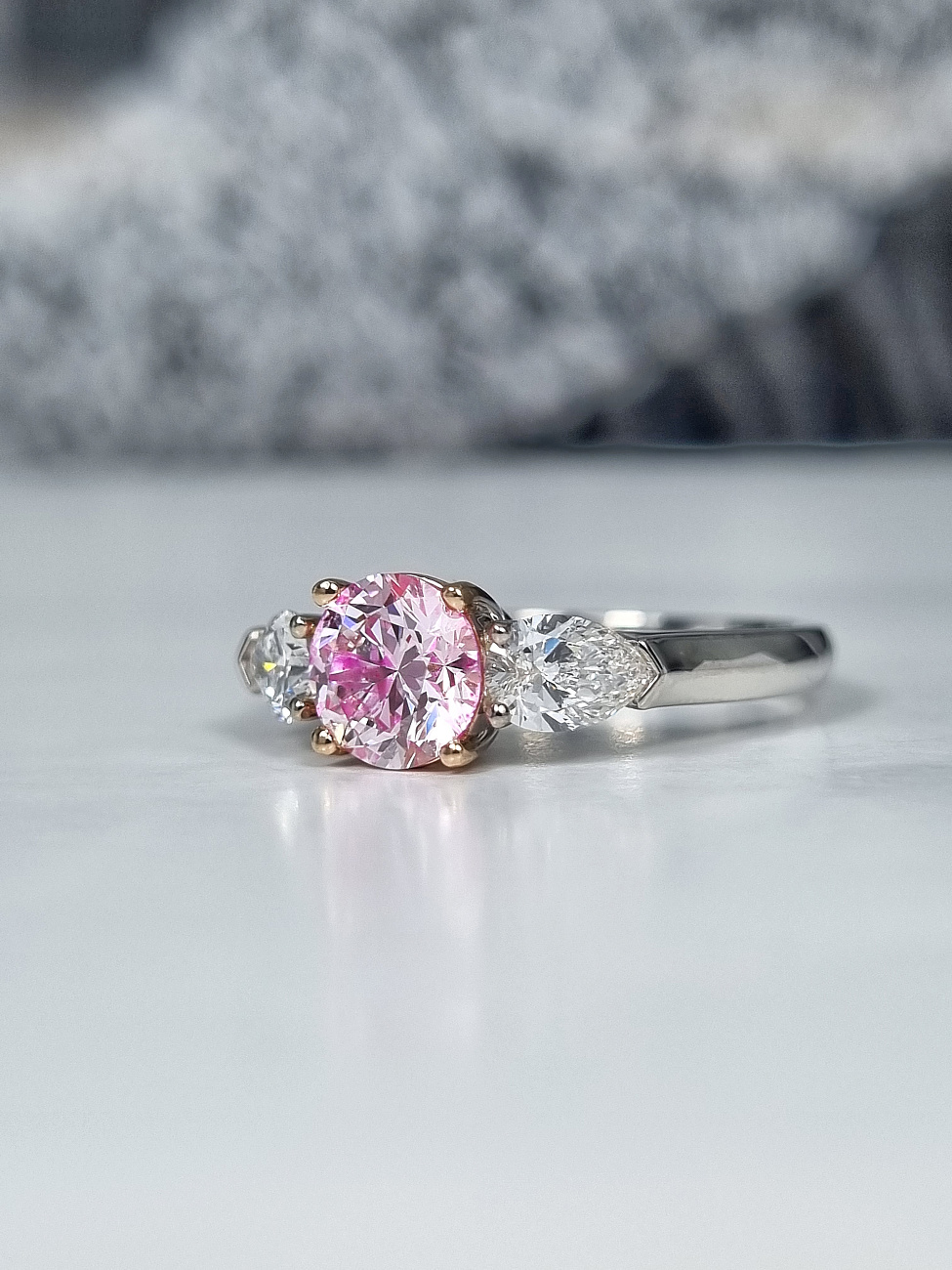 Украшение GIA  Кольцо с бриллиантом 1,01 ct. Faint Pink/Si1   