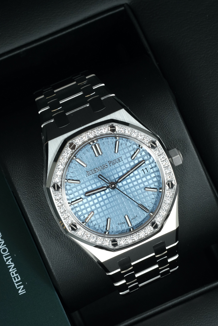 Audemars Piguet в наличии в Москве в &quot;Мануфактуре&quot;! 