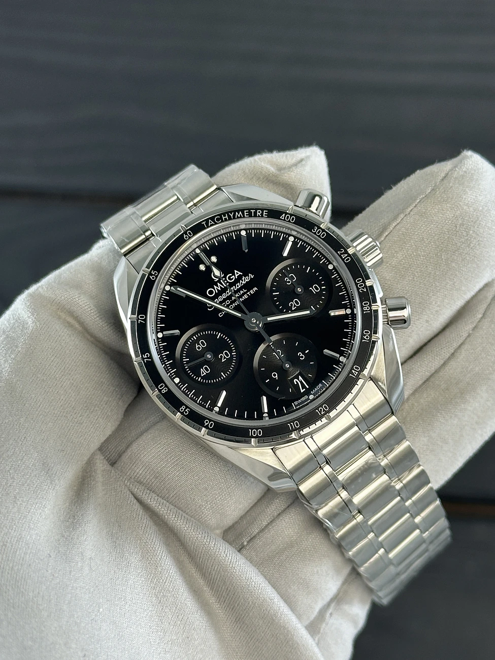 Часы Omega  Speedmaster Co‑Axial Master Chronometer Chronograph 38 Mm  324.30.38.50.01.001