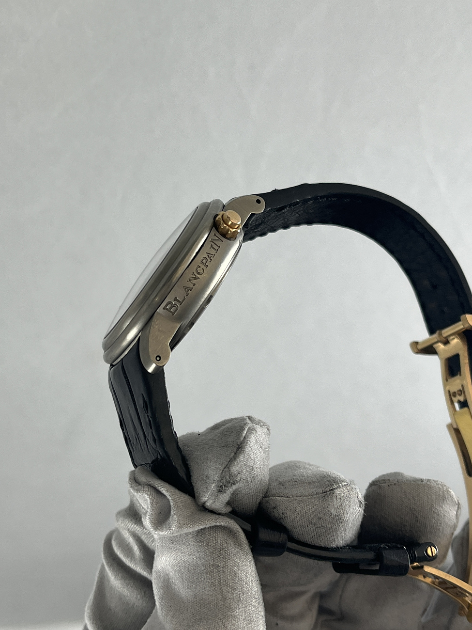 Часы Blancpain  Reveil Alarm Gmt  2041-12A30-64B