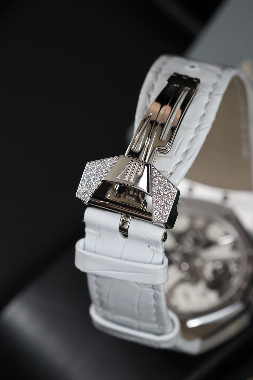 Часы Audemars Piguet  Royal Oak Concept Ladies Flying Tourbillon 38,5 mm White Gold  26227BC.ZZ.D011CR.01