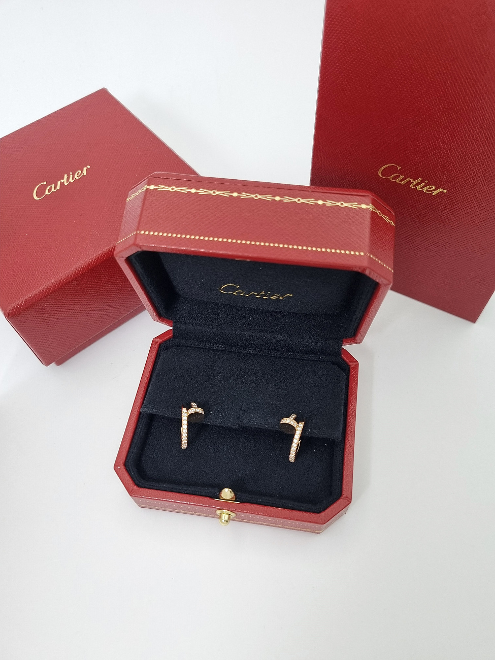 Украшение Cartier  Juste Un Clou Hoop Earrings, Small Model, Paved B8301429  B8301429 