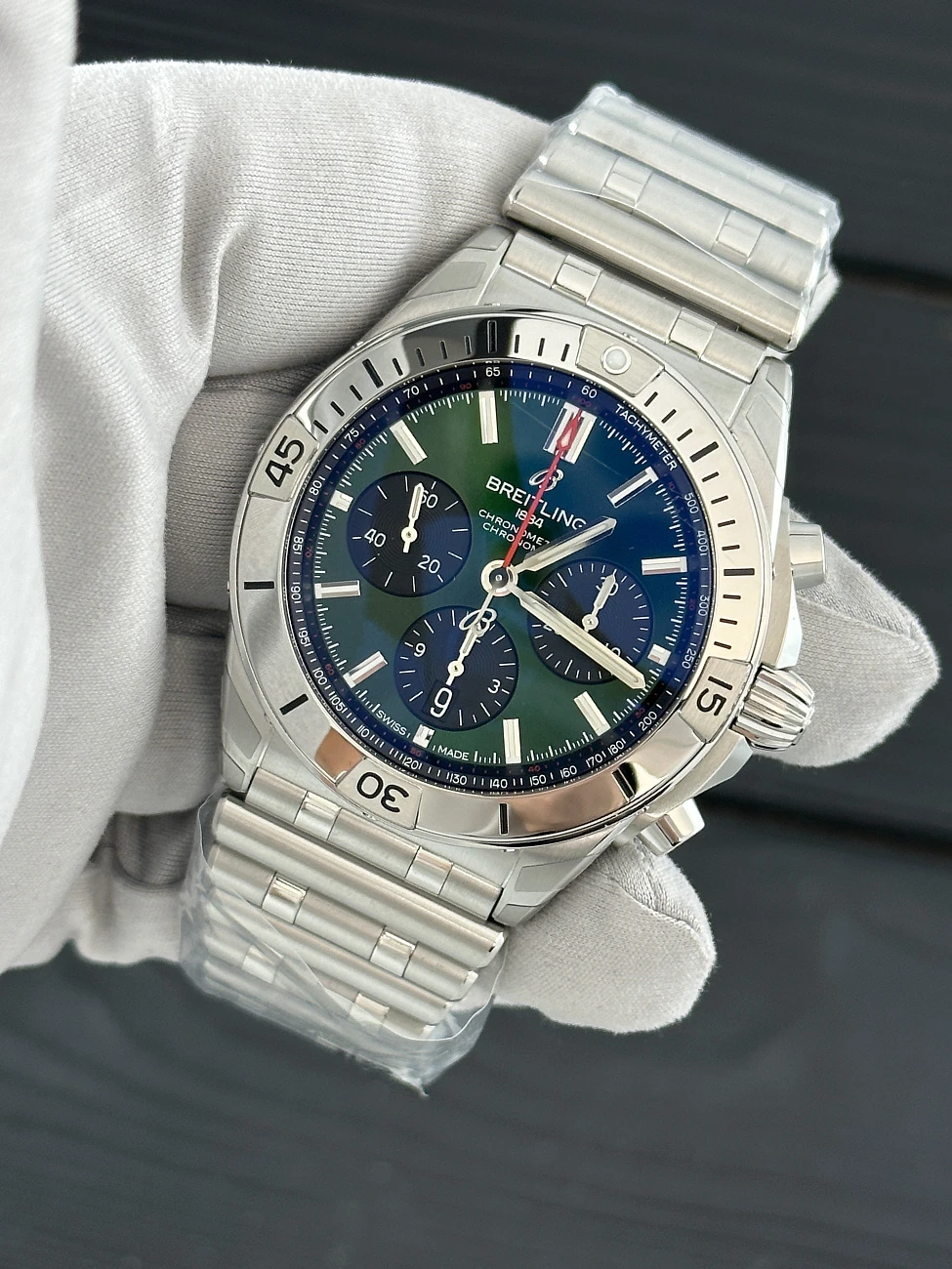 Часы Breitling  Super Chronomat B01 42  AB0134101L1A1