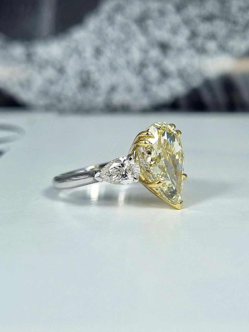 Украшение GIA  Кольцо с бриллиантом 5,03 ct. U To V/VS1   