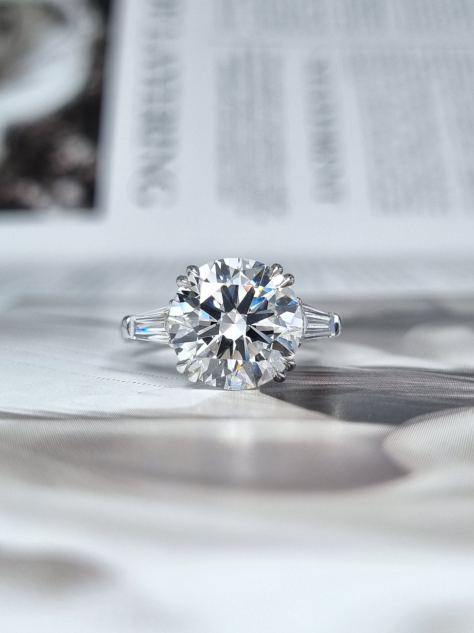 Украшение NO NAME  Кольцо С Бриллиантом 5,02 Ct. H/Vs1 (3 Excellent)   