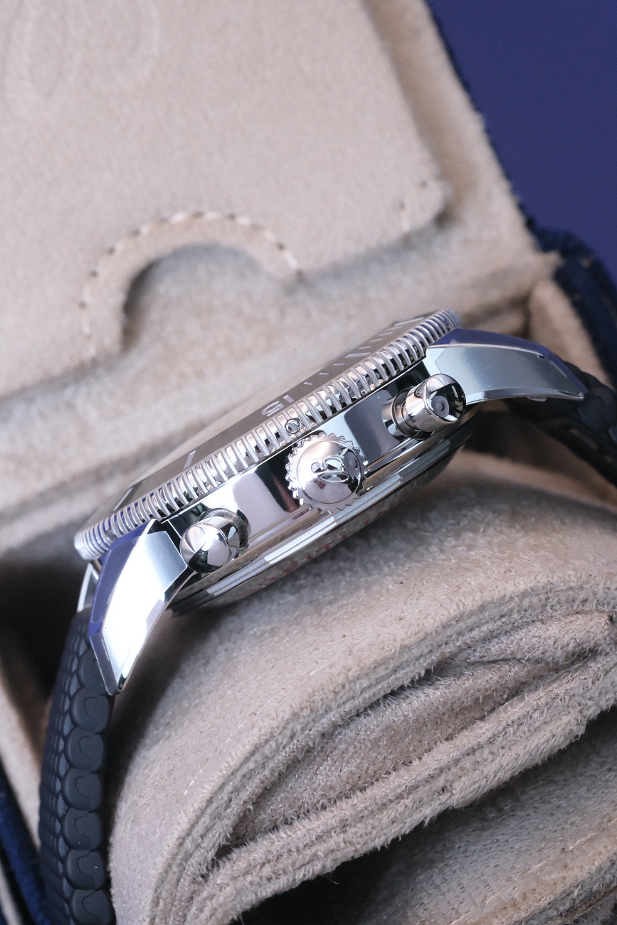 Часы Breitling  Superocean Heritage Chronograph 44  A13313121B1S1